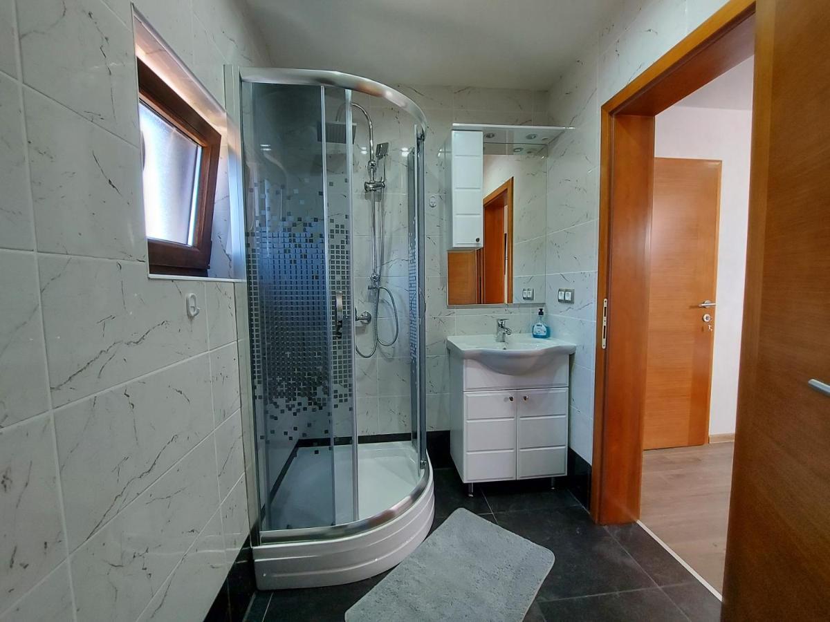 House Boketto Hotel Korenica Buitenkant foto